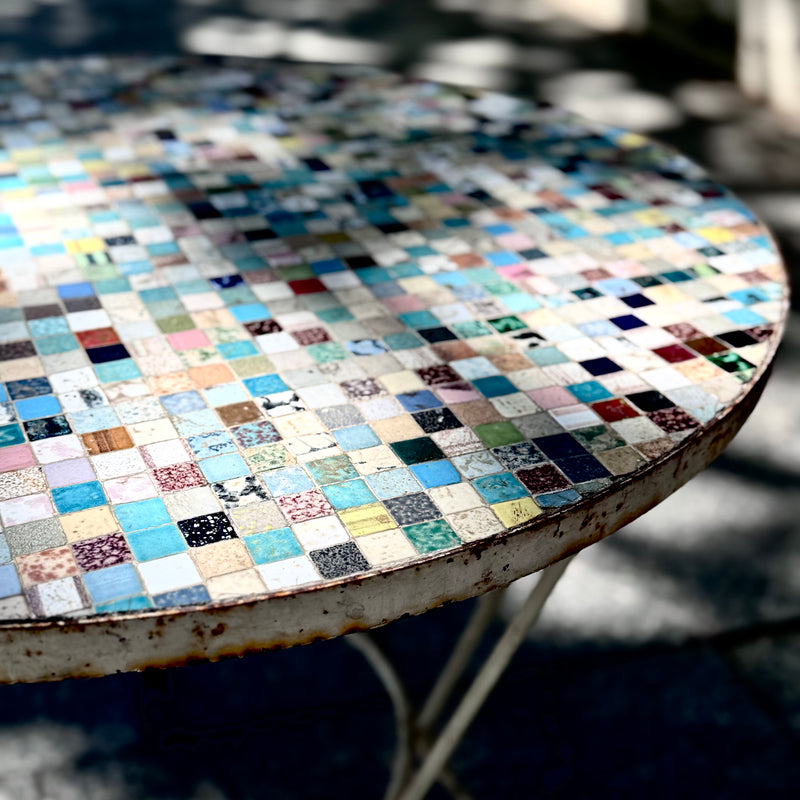 MESA JARDÍN TESELAS