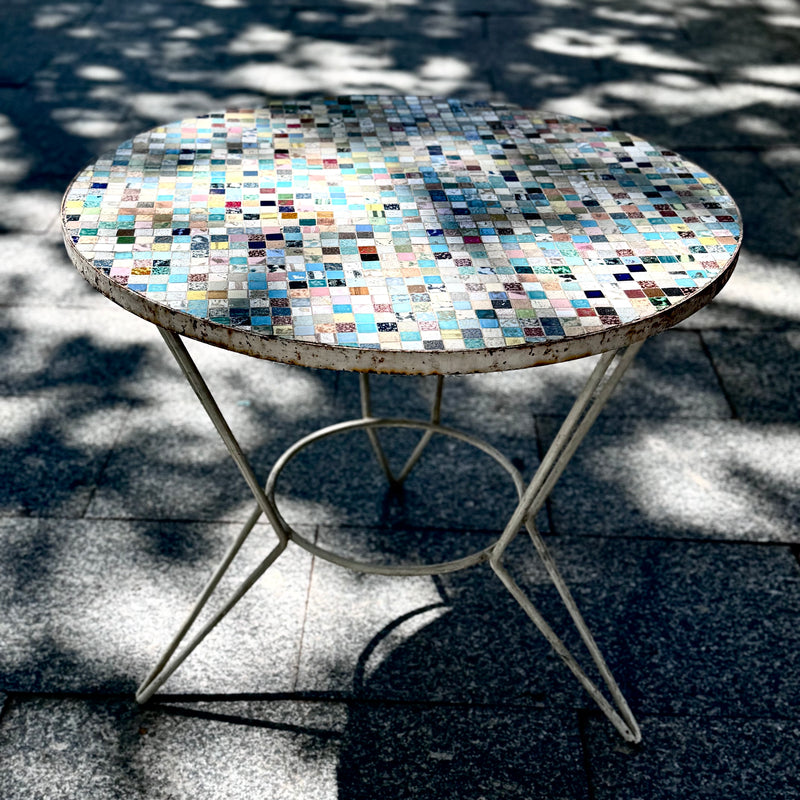 MESA JARDÍN TESELAS