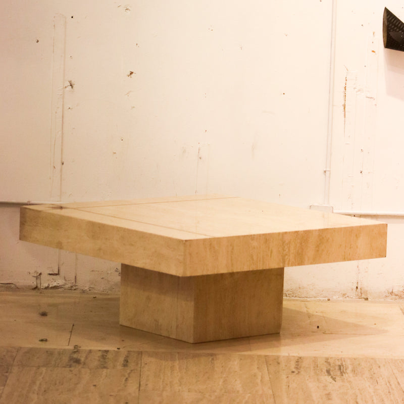 MESA BAJA DE MÁRMOL